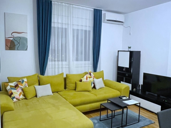 Дава се под наем Тристаен апартамент в София, Дианабад - 98 кв.м за 612 € - Снимка #1