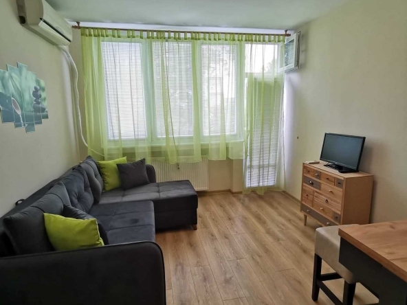 Дава се под наем Едностаен апартамент в Плевен, Идеален център - 32 кв.м за 228.99 € - Снимка #1