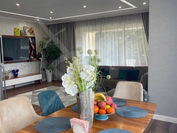 Тристаен апартамент в к.к. Св.Св. Константин и Елена - 129 кв.м за 2752 €/кв.м - Снимка #1