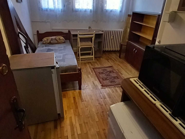 Дава се под наем Ателие в София, Лозенец - 15 кв.м за 248.88 € - Снимка #1