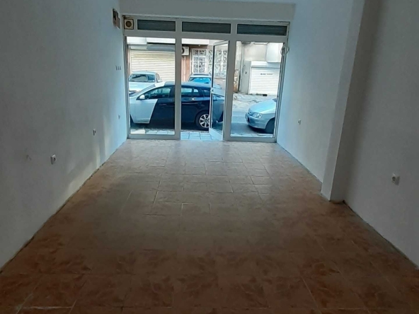 Дава се под наем Офис в Варна, Автогара - 24 кв.м за 229.5 € - Снимка #1
