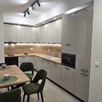 Дава се под наем Двустаен апартамент в Пловдив, Младежки Хълм - 80 кв.м за 750 € - Снимка #1