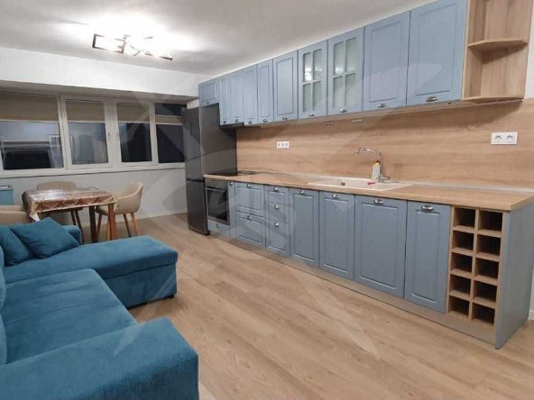 Дава се под наем Тристаен апартамент в Варна, Базар Левски - 77 кв.м за 648.21 € - Снимка #1