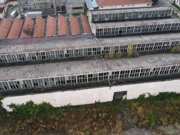 Промишлена сграда в Севлиево - 4345 кв.м за 120 €/кв.м - Снимка #1
