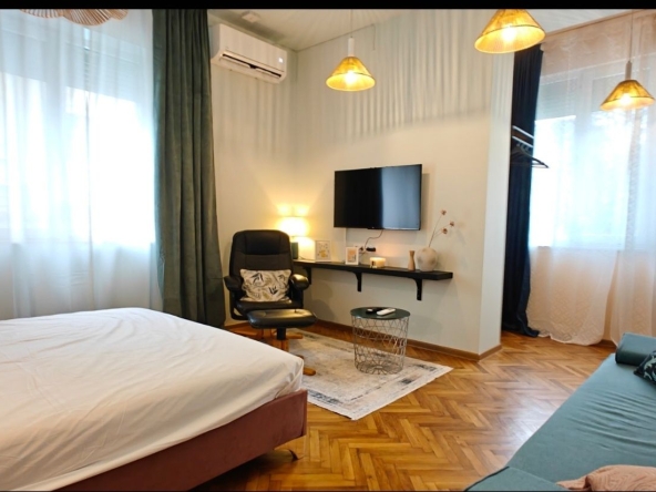 Тристаен апартамент в Пловдив, Център - 76 кв.м за 3422 €/кв.м - Снимка #1