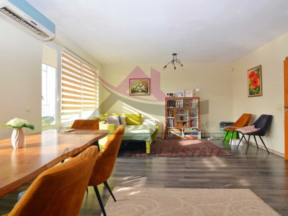 Дава се под наем Мезонет в Варна, Лятно кино Тракия - 138 кв.м за 747.66 € - Снимка #1