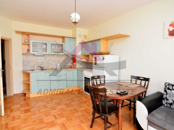 Дава се под наем Двустаен апартамент в Варна, Бриз - 50 кв.м за 425 € - Снимка #1