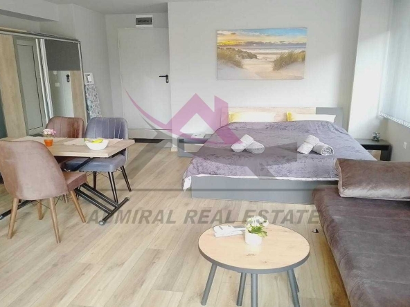 Дава се под наем Едностаен апартамент в Варна, Колхозен пазар - 40 кв.м за 460 € - Снимка #1