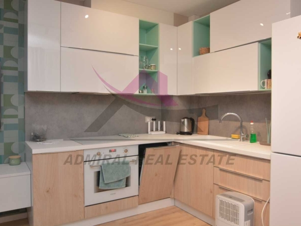 Дава се под наем Двустаен апартамент в Варна, Изгрев - 60 кв.м за 511 € - Снимка #1