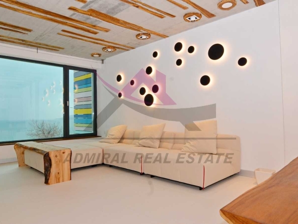 Дава се под наем Двустаен апартамент в Варна, Бриз - 99 кв.м за 1200 € - Снимка #1