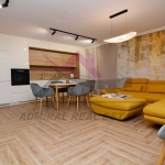 Дава се под наем Тристаен апартамент в Варна, Левски - 90 кв.м за 1300 € - Снимка #1