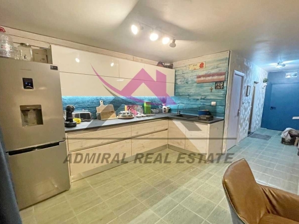 Дава се под наем Тристаен апартамент в Варна, Център - 78 кв.м за 610.98 € - Снимка #1