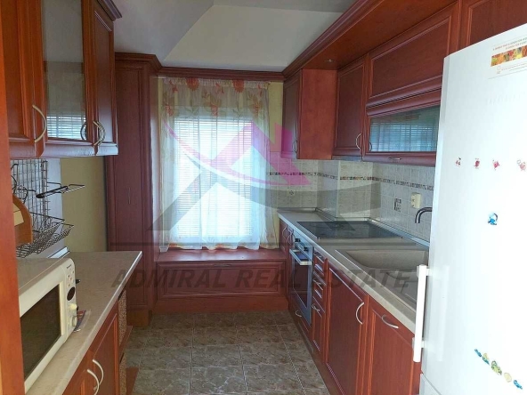 Дава се под наем Тристаен апартамент в Варна, Аспарухово - 65 кв.м за 373.83 € - Снимка #1
