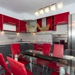 Дава се под наем Тристаен апартамент в Варна, Базар Левски - 65 кв.м за 561 € - Снимка #1