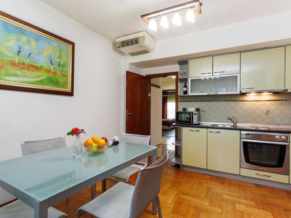 Дава се под наем Тристаен апартамент в София, Гео Милев - 90 кв.м за 850 € - Снимка #1