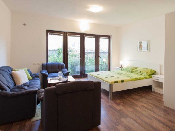 Дава се под наем Едностаен апартамент в Пловдив, Христо Смирненски - 35 кв.м за 38.25 € - Снимка #1