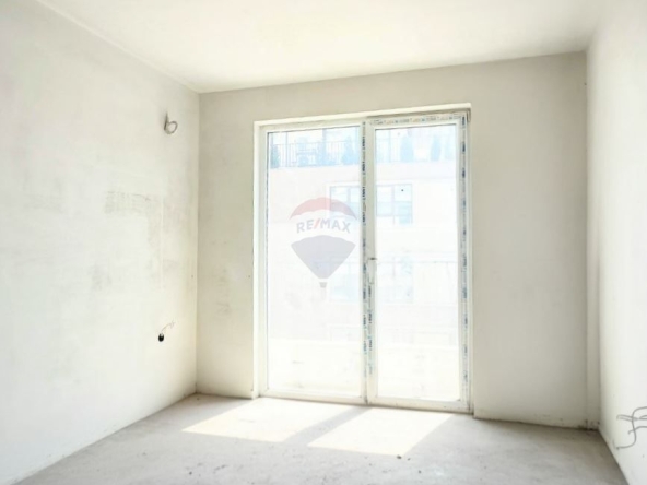 Тристаен апартамент в Варна, Погреби - 96 кв.м за 1153 €/кв.м - Снимка #1