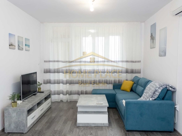 Дава се под наем Двустаен апартамент в Варна, Център - 61 кв.м за 663 € - Снимка #1