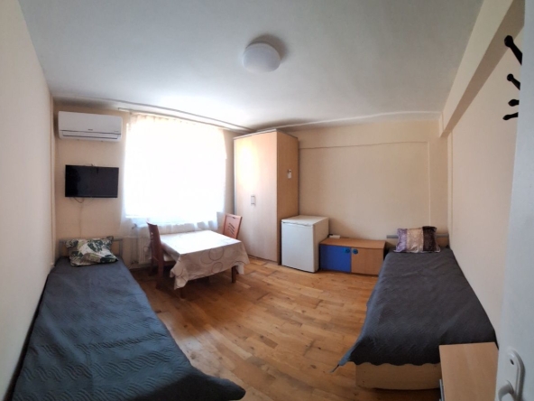 Дава се под наем Многостаен апартамент в с. Казичене, Област София-град - 100 кв.м за 6.63 € - Снимка #1