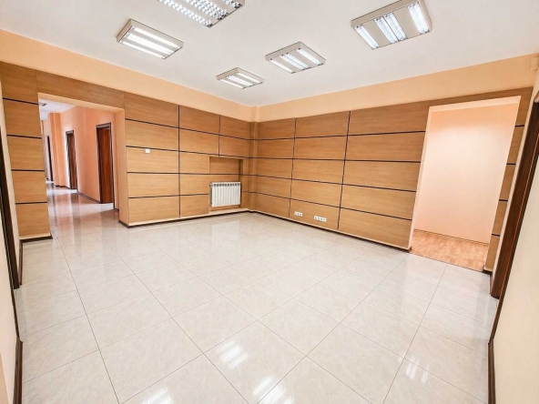 Дава се под наем Офис в София, Център - 520 кв.м за 3440.97 € - Снимка #1