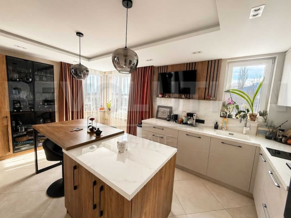 Къща в София, Горна баня - 250 кв.м за 1530 €/кв.м - Снимка #1