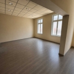 Дава се под наем Офис в Пловдив, Център - 90 кв.м за 757.86 € - Снимка #1