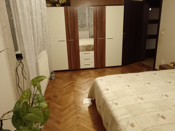 Дава се под наем Тристаен апартамент в Габрово, Център - 73 кв.м за 331.5 € - Снимка #1