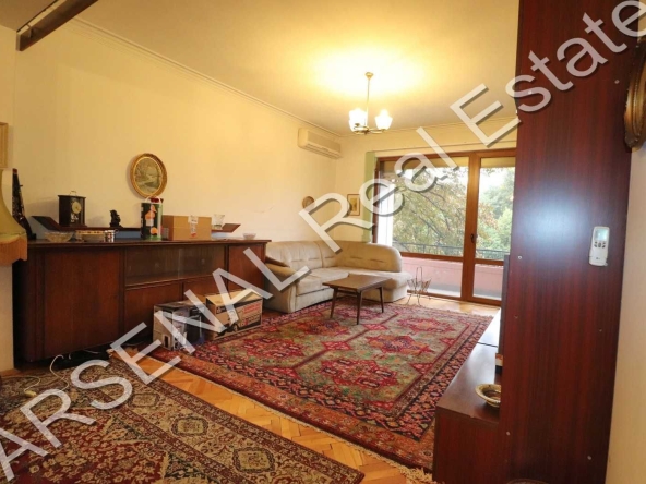 Дава се под наем Тристаен апартамент в София, Център - 120 кв.м за 698.19 € - Снимка #1