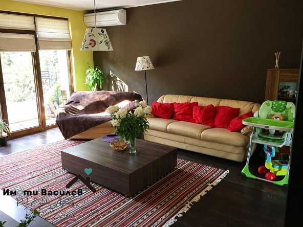 Етаж от къща в София, Център - 220 кв.м за 811 €/кв.м - Снимка #1