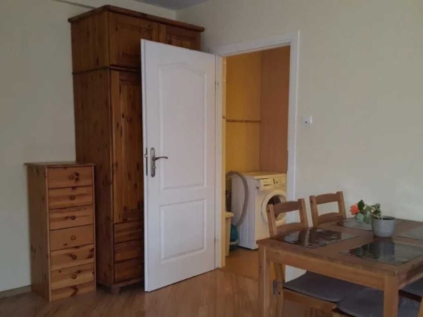 Дава се под наем Едностаен апартамент в Пловдив, Мараша - 38 кв.м за 173.4 € - Снимка #1