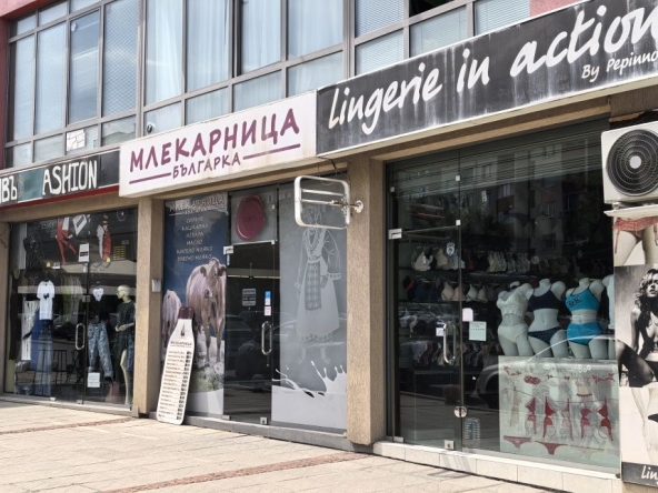 Дава се под наем Магазин в София, Младост 1А - 40 кв.м за 612 € - Снимка #1