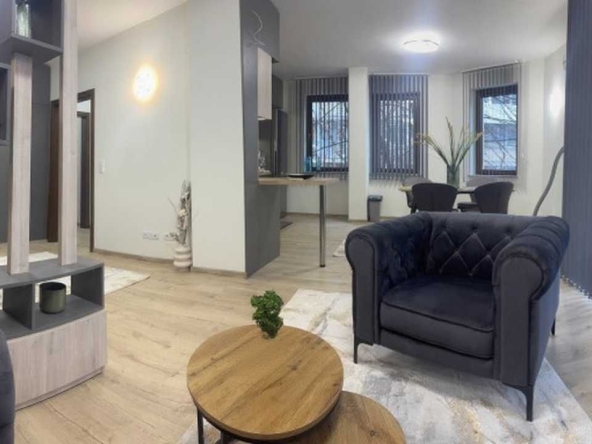 Дава се под наем Двустаен апартамент в София, Хиподрума - 94 кв.м за 947.58 € - Снимка #1
