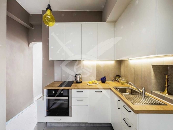 Дава се под наем Двустаен апартамент в София, Център - 60 кв.м за 780 € - Снимка #1