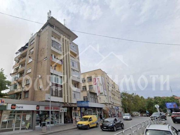 Дава се под наем Офис в Велико Търново, Център - 45 кв.м за 357 € - Снимка #1