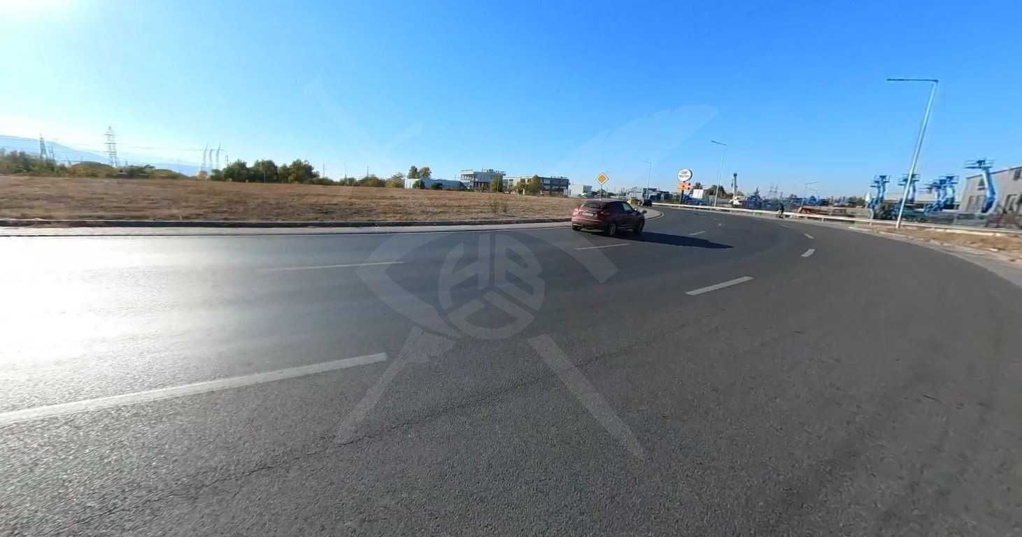 Парцел в Пловдив, Индустриална зона - Юг - 1800 кв.м за 55 €/кв.м - Снимка #1