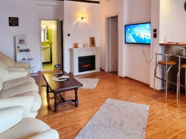 Дава се под наем Тристаен апартамент в Пловдив, Южен - 90 кв.м за 331.5 € - Снимка #1