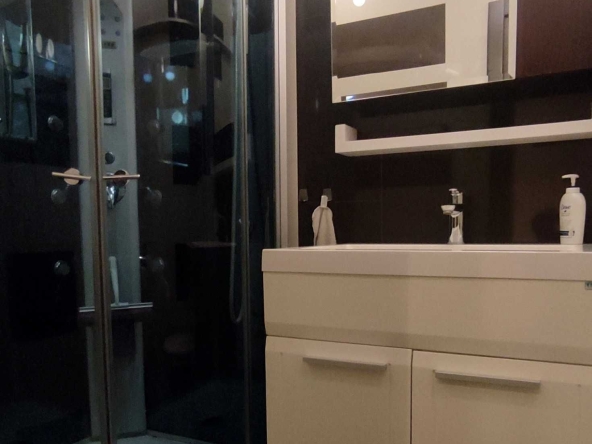 Тристаен апартамент в София, Зона Б-18 - 89 кв.м за 2012 €/кв.м - Снимка #1