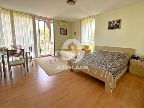 Двустаен апартамент в к.к. Елените - 70 кв.м за 1372 €/кв.м - Снимка #1