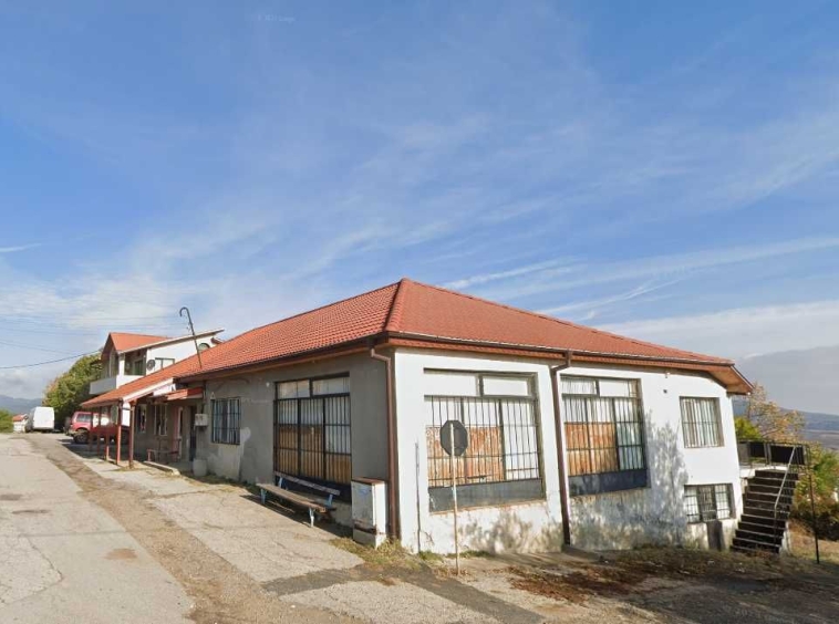 Дава се под наем Склад в с. Ангел войвода, Област Хасково - 400 кв.м за 204 € - Снимка #1