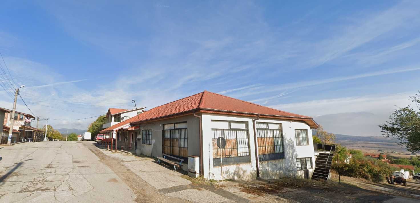 Дава се под наем Склад в с. Ангел войвода, Област Хасково - 400 кв.м за 204 € - Снимка #1