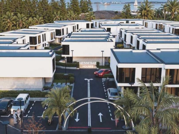 Къща в Несебър - 165 кв.м за 1051 €/кв.м - Снимка #1