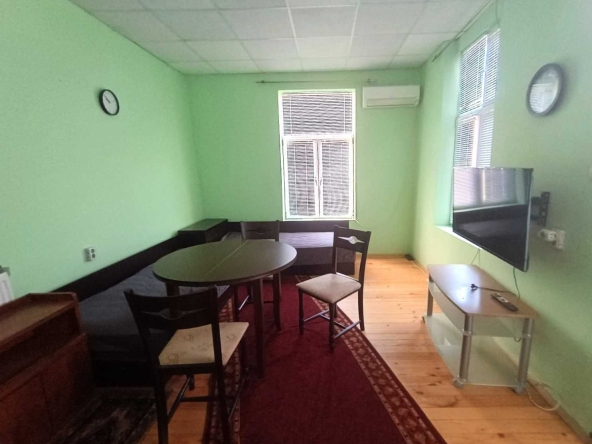 Дава се под наем Тристаен апартамент в Велико Търново, Акация - 76 кв.м за 255 € - Снимка #1