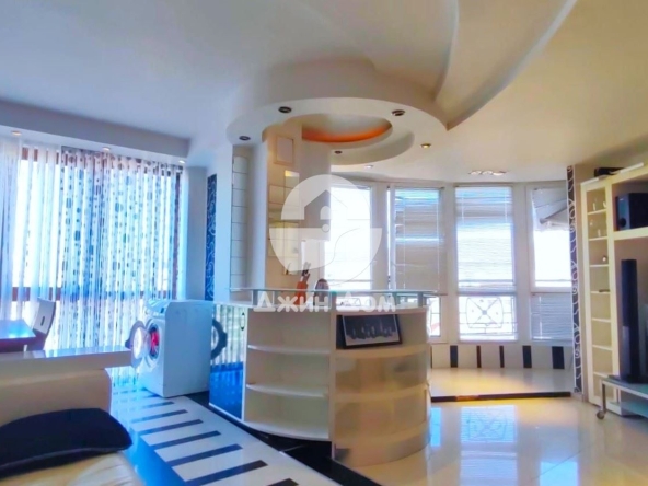 Двустаен апартамент в к.к. Слънчев бряг - 72 кв.м за 971 €/кв.м - Снимка #1