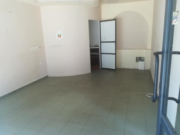 Дава се под наем Магазин в Пловдив, Кършияка - 23 кв.м за 244.8 € - Снимка #1