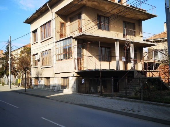 Къща в Свиленград - 480 кв.м за 317 €/кв.м - Снимка #1