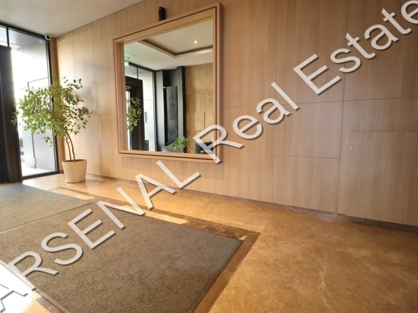 Дава се под наем Тристаен апартамент в София, Лозенец - 120 кв.м за 1150 € - Снимка #1