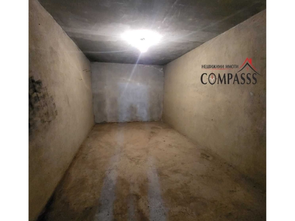 Гараж / Паркомясто в Добрич, Автогара - 16 кв.м за 733 €/кв.м - Снимка #1