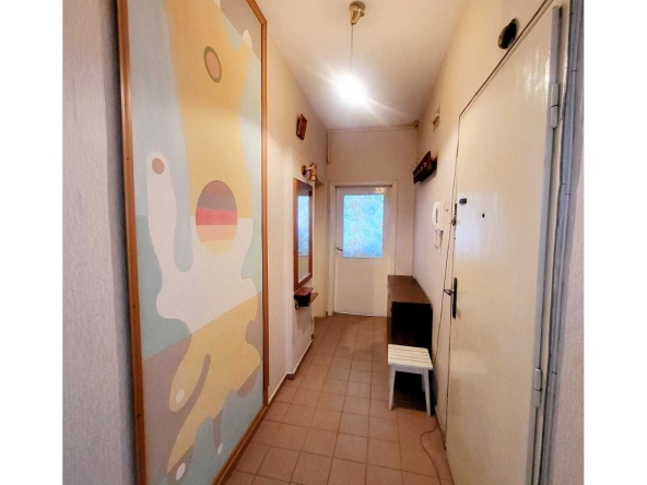 Двустаен апартамент в Добрич, Център - 67 кв.м за 1104 €/кв.м - Снимка #1