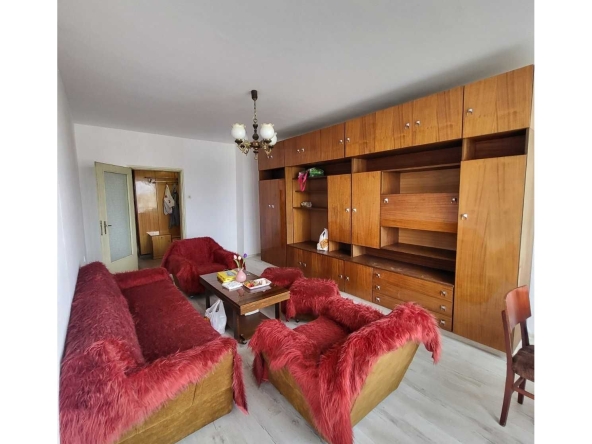 Дава се под наем Тристаен апартамент в с. Балик, Област Добрич - 92 кв.м за 255 € - Снимка #1