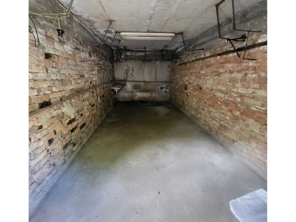 Гараж / Паркомясто в Добрич, Иглика - 16 кв.м за 478 €/кв.м - Снимка #1